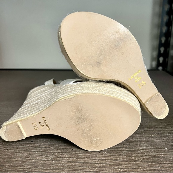 EUC white ankle strap platform petite wedge Size 215/ 3.5/ 33 - Picture 5 of 5